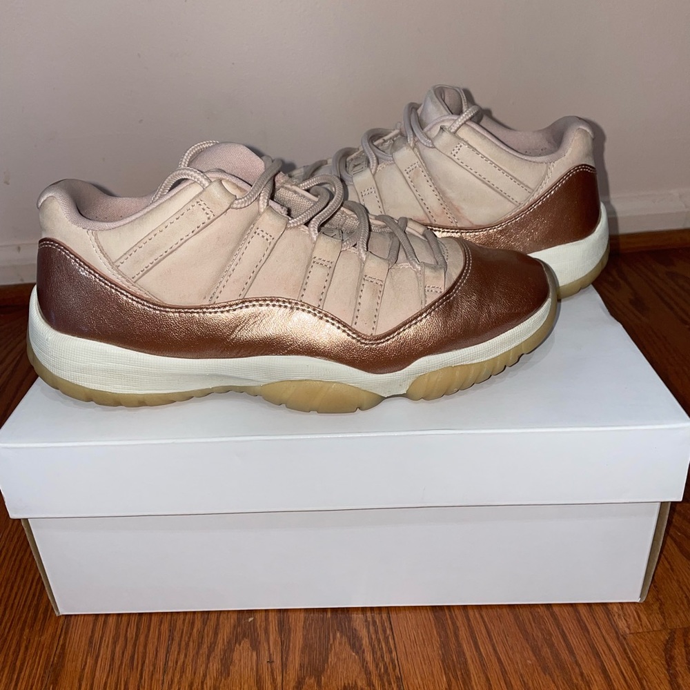 Air Jordan 11 Low Rose Gold 2018 WITH BOX PRE OWNED